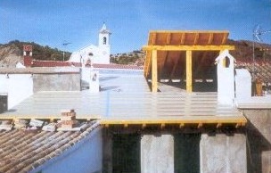 Paneles aislantes para cubiertas. Un tejado con la mayor ligereza y resistencia. Adaptado a tus necesidades. Construir una casa por el tejado ya no es imposible.