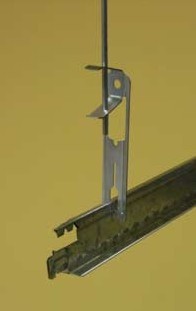 Cuelgue regulable empleado como accesorio de sustentaci�n de perfiles T de falsos techos desmontables. Mayor rapidez de montaje y nivelaci�n de techos as� como ahorro en tiempos de ejecuci�n.