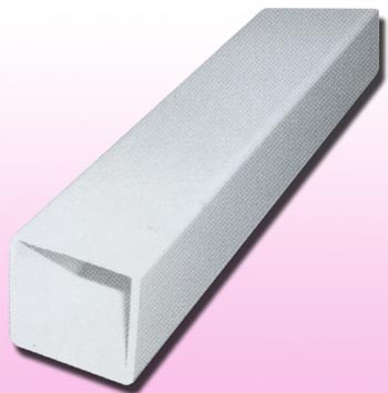 Perfil Tubo 40x40 de PVC. Perfil polivalente pensado para dar gruesos por falta de medida y para enfundar tubo de hierro para mamparas de PVC.