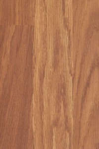 Pavimento laminado acabado en tono roble. R�pido montaje con sistema clic. Diferentes acabados y calidades seg�n el tipo de obra. Accesorios y complementos de colocaci�n y terminaci�n.