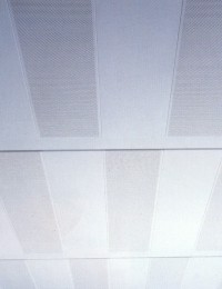 Met�lico Bandas. Falso techo met�lico en bandas. Facilidad de instalaci�n y desmontaje. Medidas flexibles.