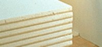 Placa de yeso laminado adosado a un panel aislante de poliestireno extru�do � expandido. Espesores: 13/15+20 - 13/15+30 - 13/15+40 mm x 2500/2600/3000x1200 mm.
