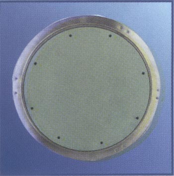 Trampilla circular registrable fabricada con robustos marcos de aluminio y placa de cart�n yeso antihumedad de 12,5 � 15 mm.espesor. Posibilidad de desmontaje por completo.